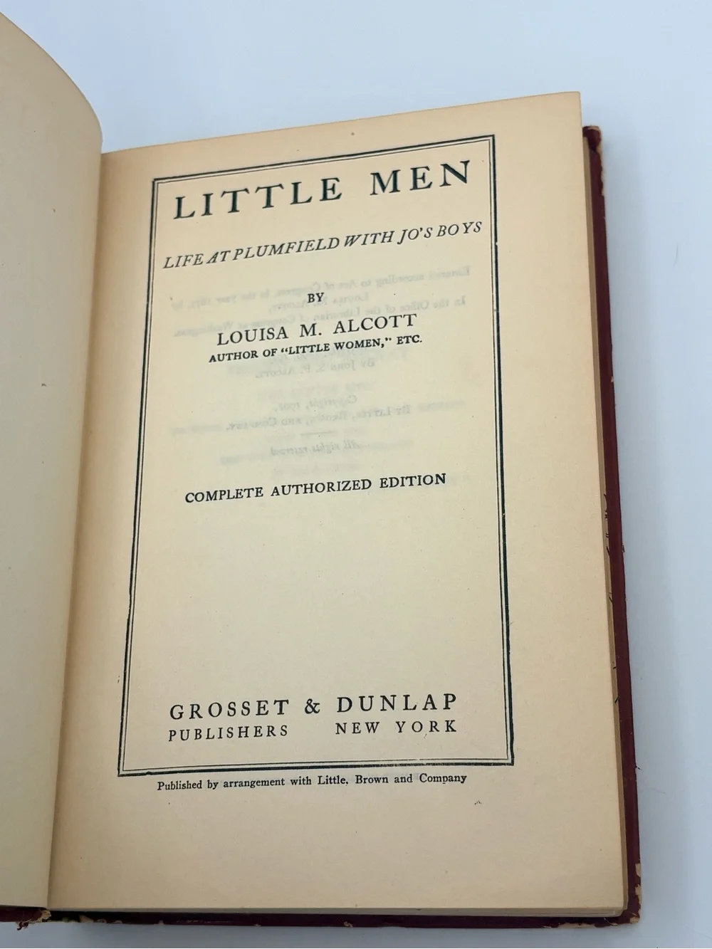 Vintage Classic Literature Books, 3, Louisa May Alcott, Pearl S.Buck, de Mep